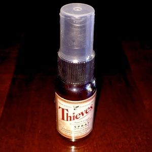 Young Living Essential Oil Blend Thieves Spray
